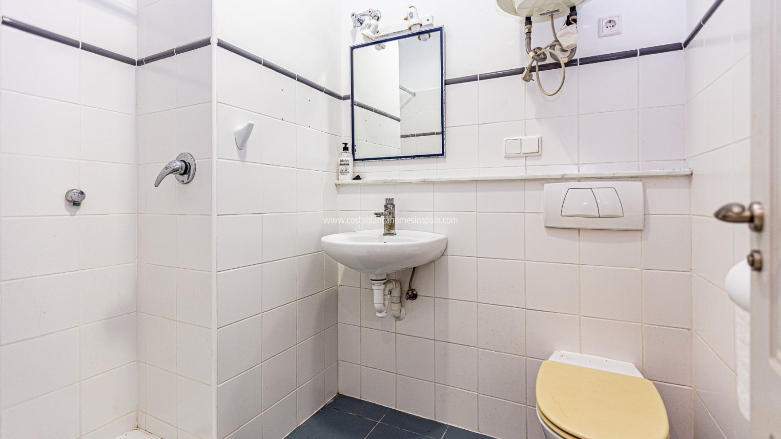 Alquiler a largo plazo - Commercial - Villamartin