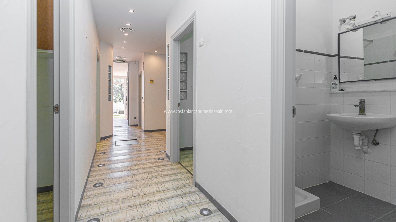 Alquiler a largo plazo - Commercial - Villamartin