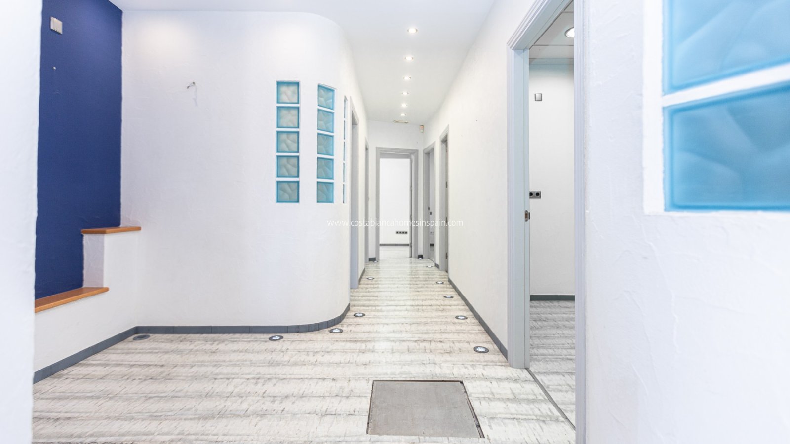 Alquiler a largo plazo - Commercial - Villamartin