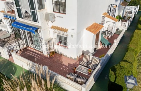 Bungalow - Sale - Torrevieja - Lago jardin