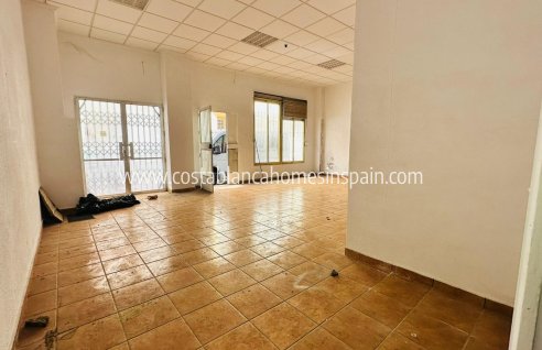 Commercial - Venta - Torrevieja - Torrevieja