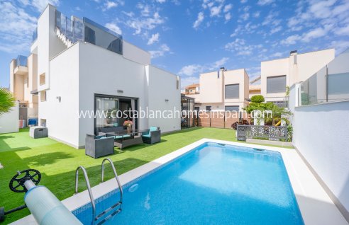 Detached Villa - Használt - Torrevieja - Torrevieja