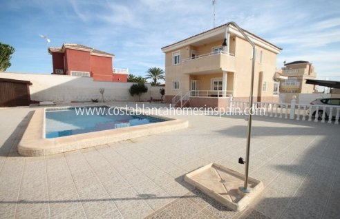 Detached Villa - Re-salg - Torrevieja - Aguas Nuevas