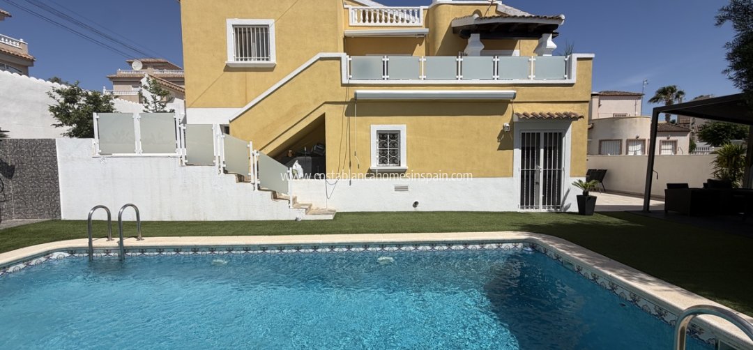 Detached Villa - Resale - Villamartin - Villamartin
