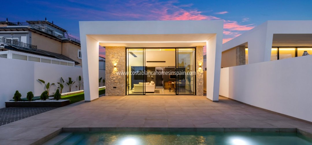 Detached Villa - Revente - Torrevieja - El chaparral