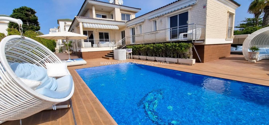 Detached Villa - Revente - Torrevieja - La Mata