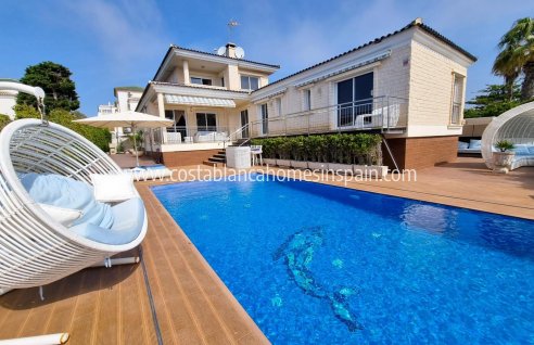 Detached Villa - Sale - Torrevieja - La Mata