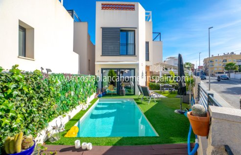 Detached Villa - Venta - Benijófar - LR-94005
