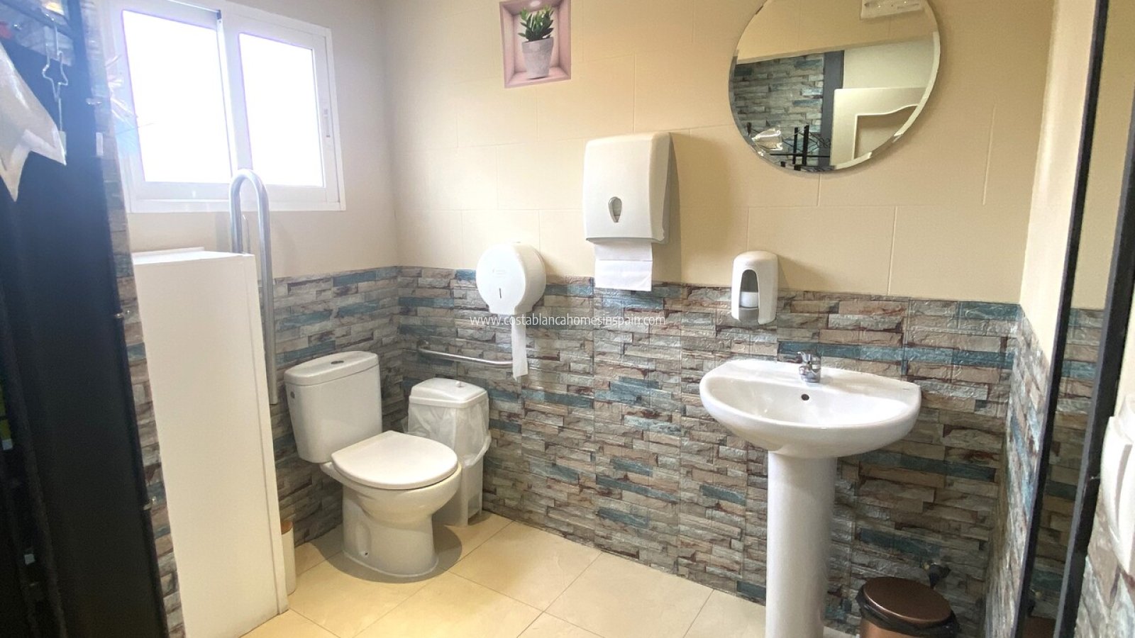 Használt - Commercial - Algorfa - Inland