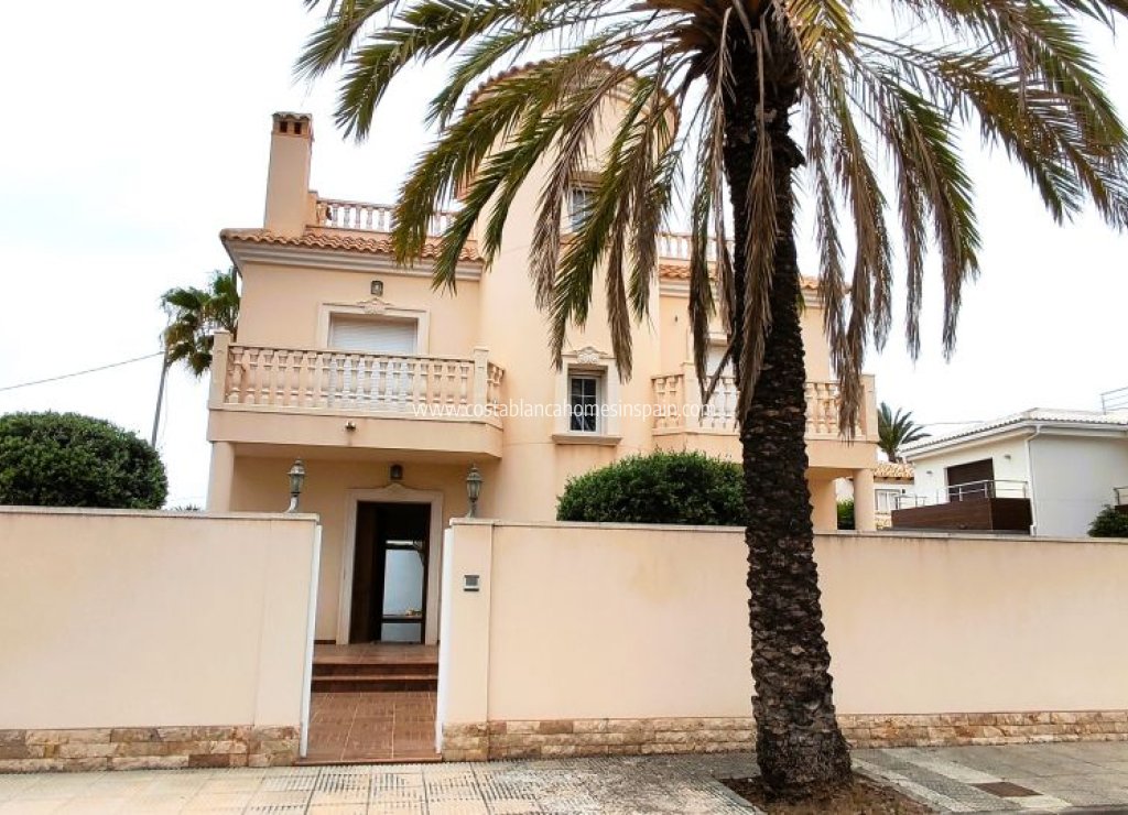Használt - Detached Villa - Cabo Roig