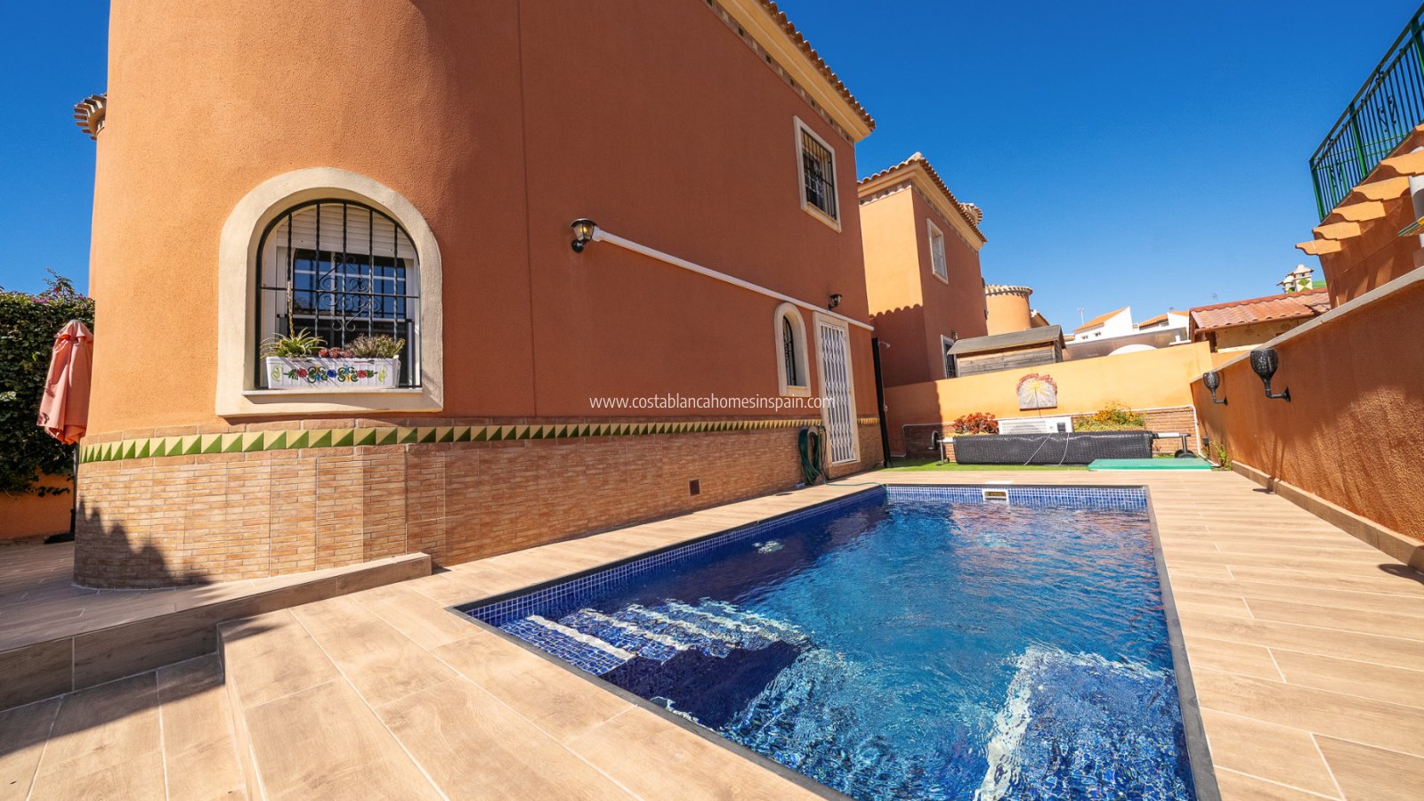 Használt - Detached Villa - Playa Flamenca - 