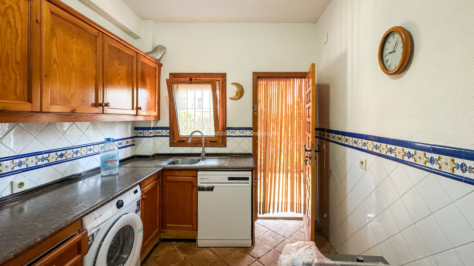 Használt - Detached Villa - 