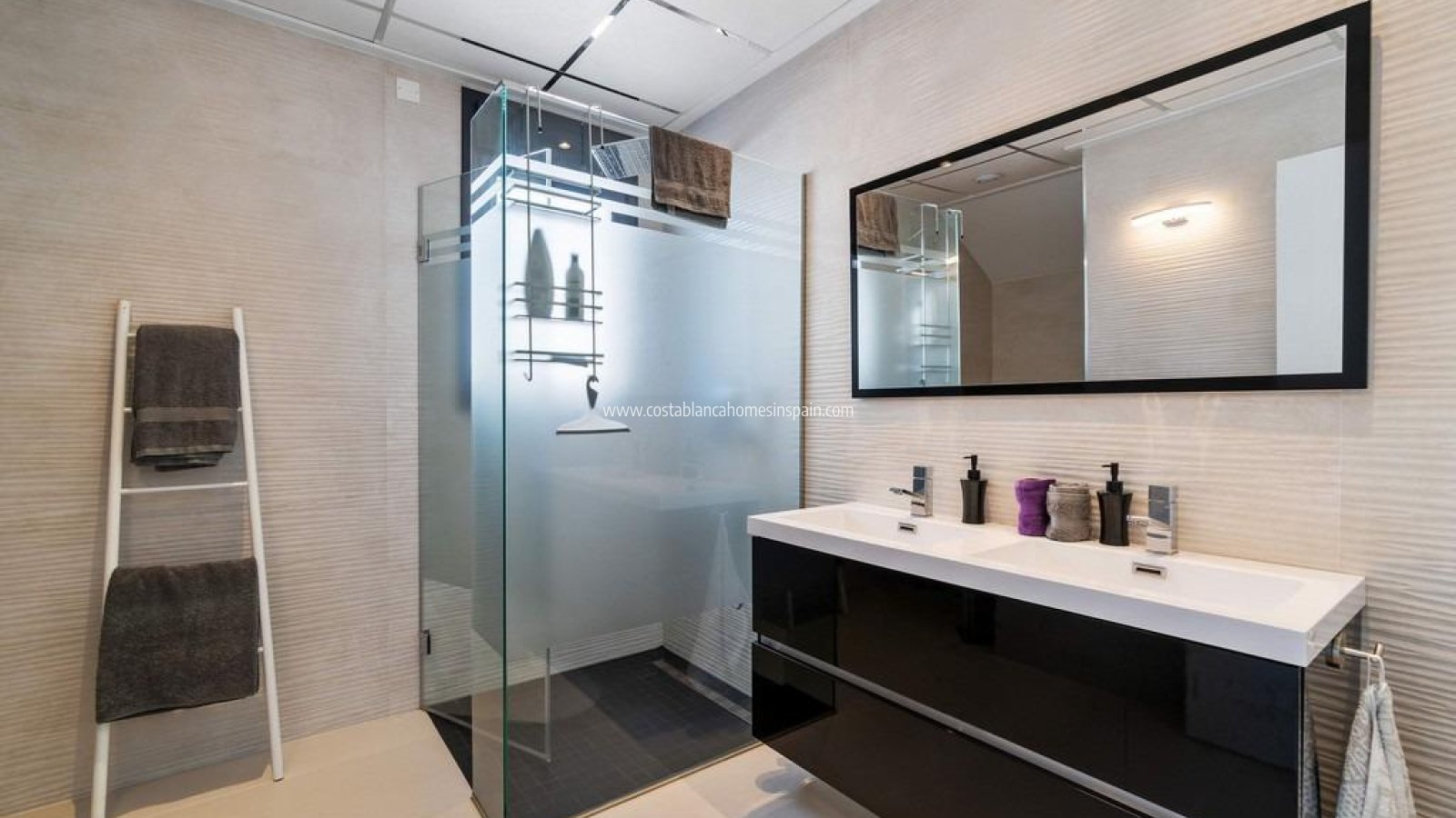 Használt - Detached Villa - 