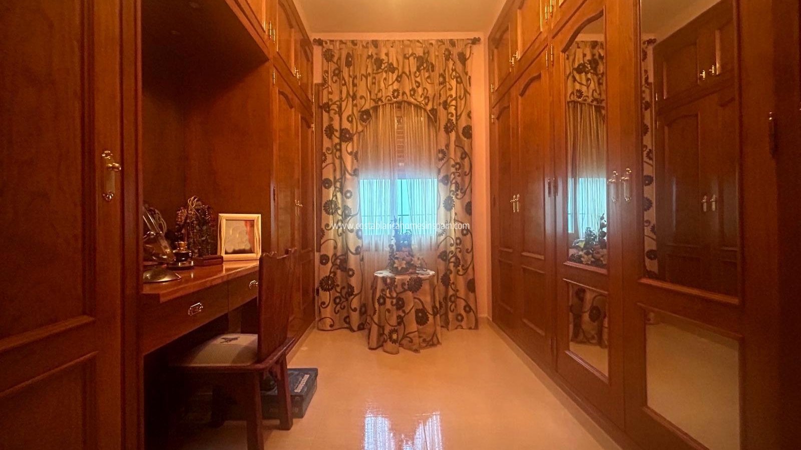 Használt - Detached Villa - 