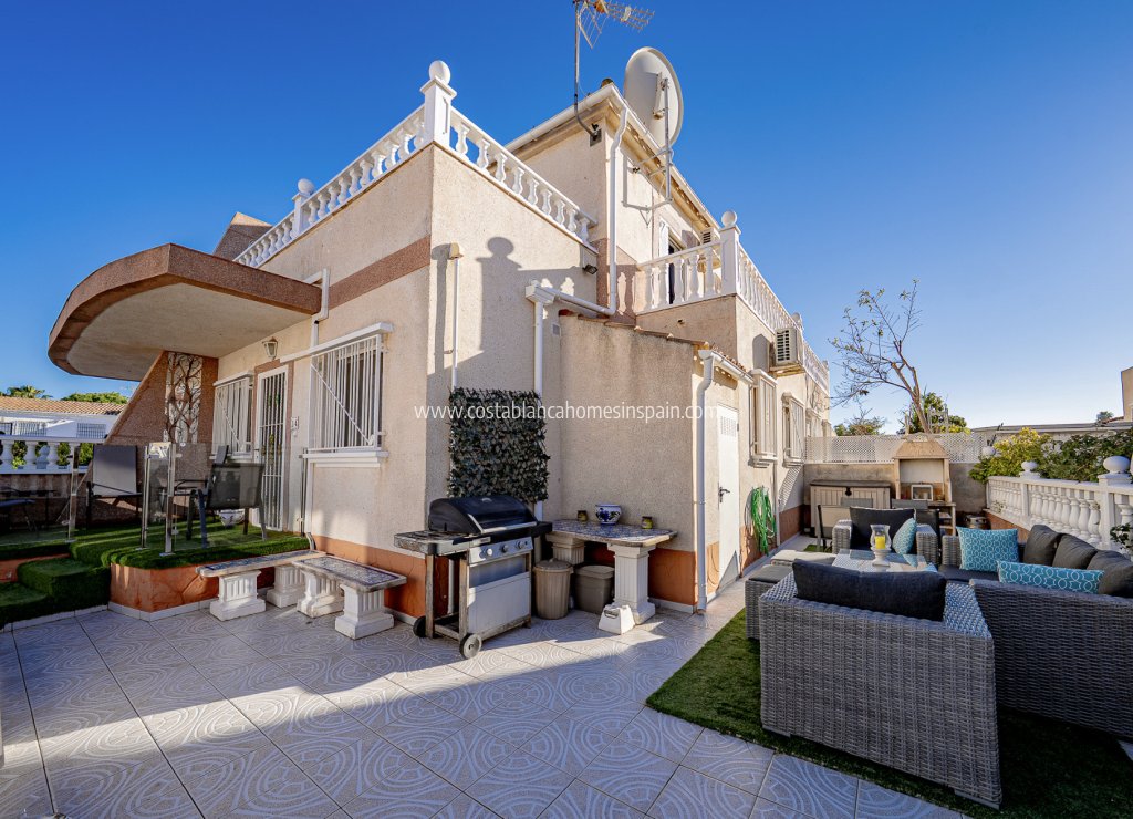 Használt - Semi - Detached Villa - Cabo Roig - 