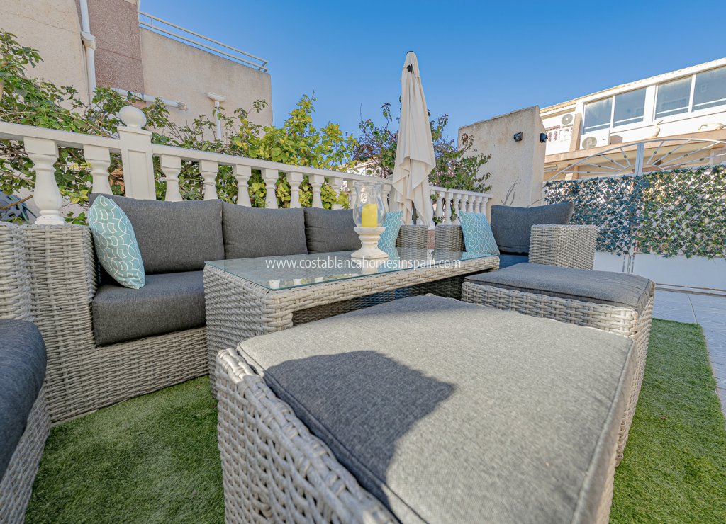 Használt - Semi - Detached Villa - Cabo Roig - 