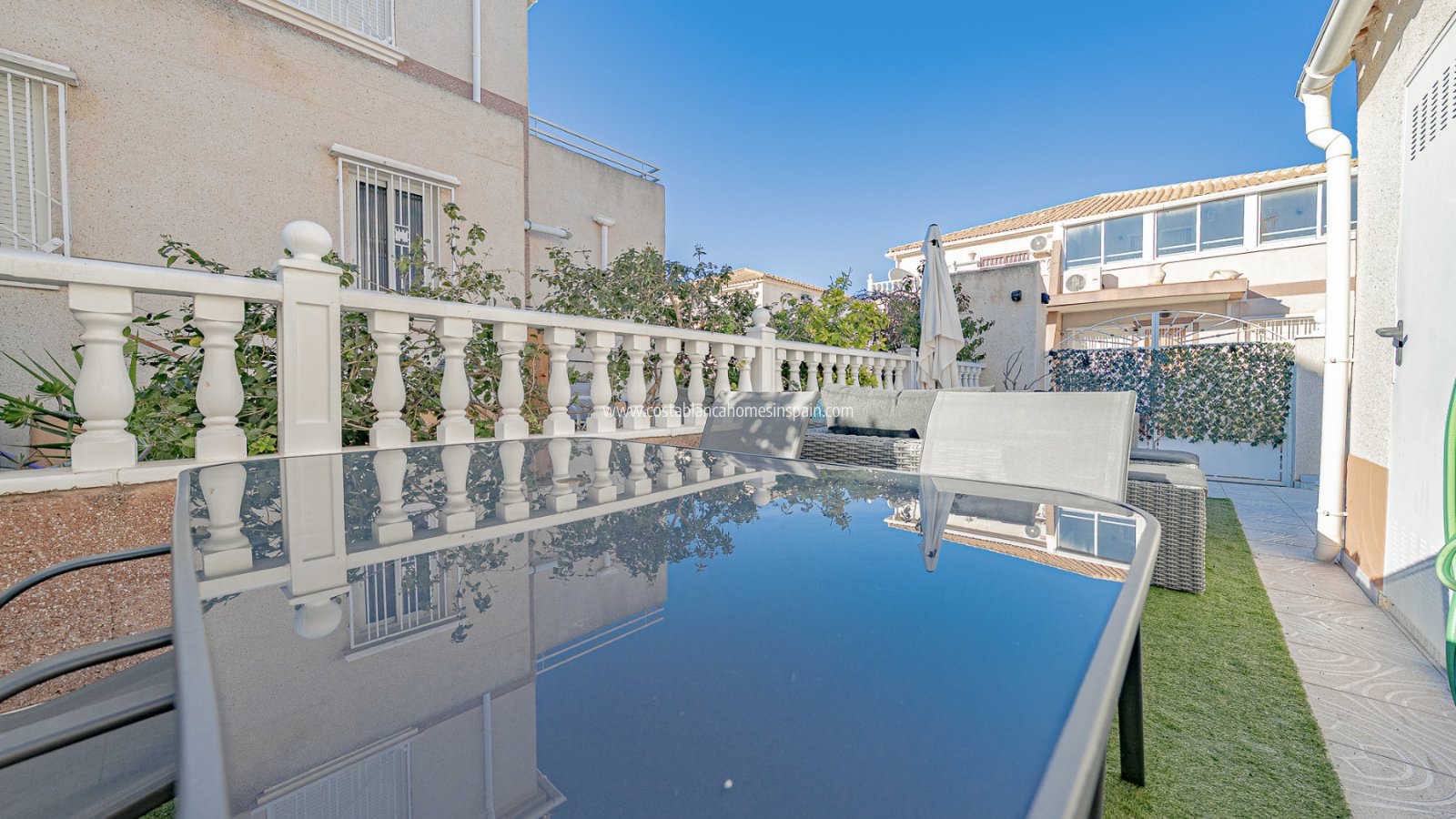 Használt - Semi - Detached Villa - Cabo Roig - 