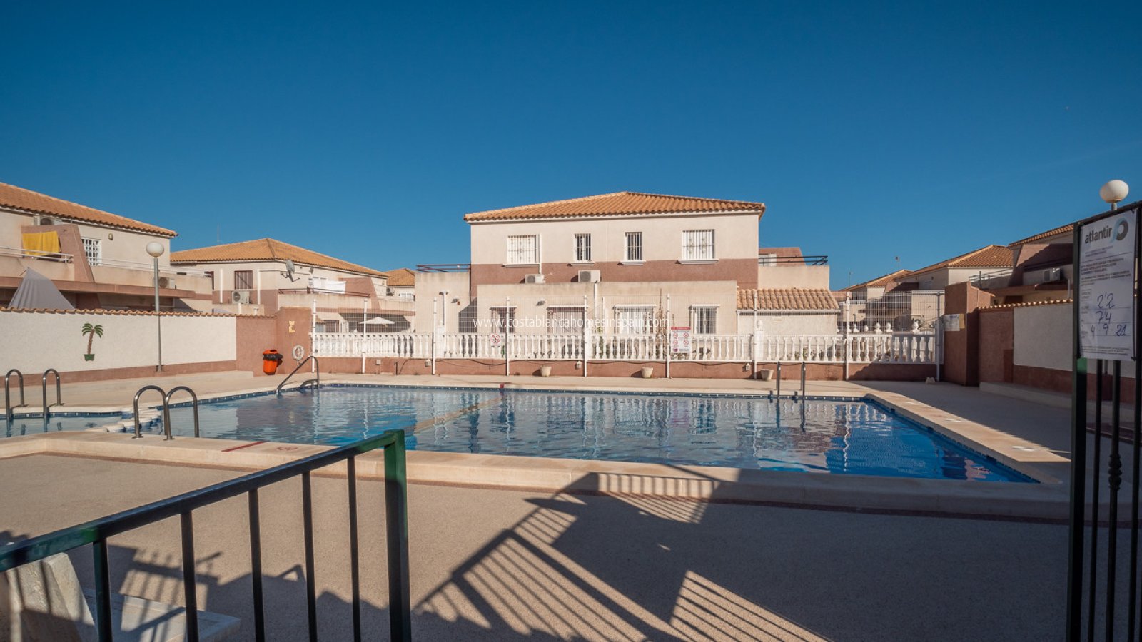 Használt - Semi - Detached Villa - Cabo Roig - 