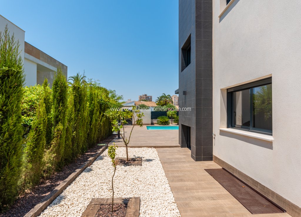 New Build - Detached Villa - Playa Paraiso