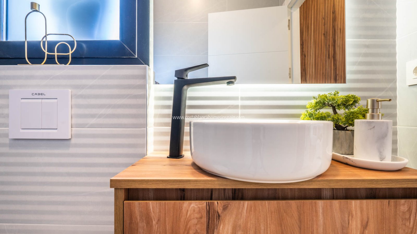 Nouvelle construction - Detached Villa - Roldan