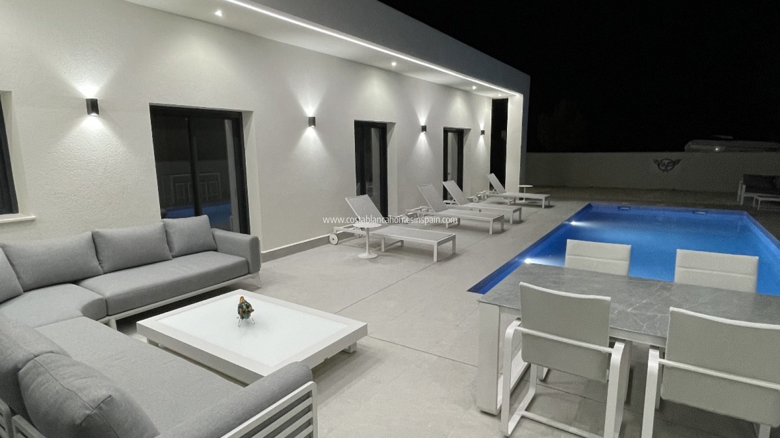 Nybygg - Detached Villa - La Romana - LA ROMANA