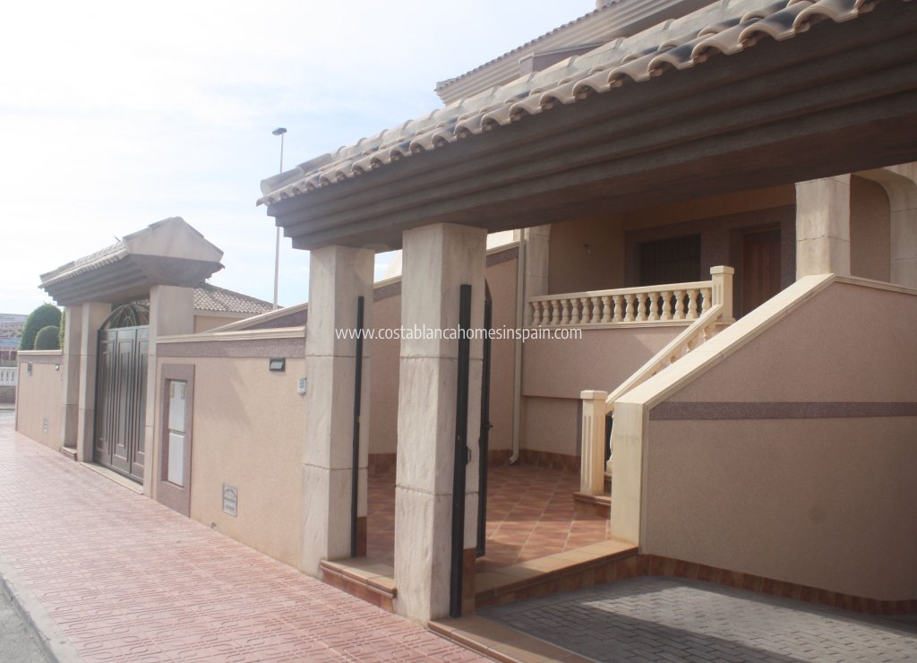 Obra Nueva - Semi - Detached Villa - Torrevieja