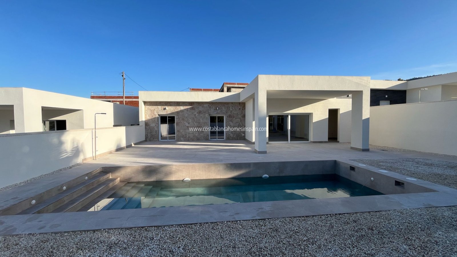 Obra Nueva - Townhouse - La Romana - LA ROMANA