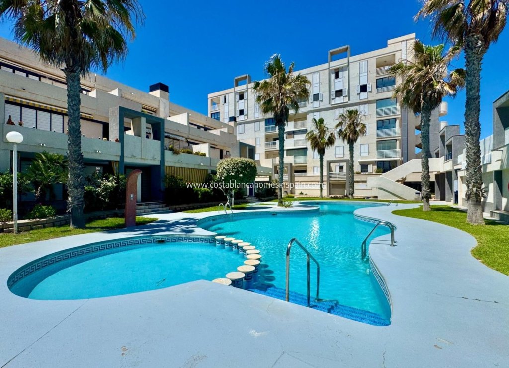 Re-salg - Apartment - Torrevieja - La Mata