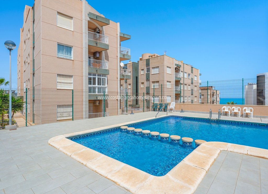 Re-salg - Apartment - Torrevieja - La Mata