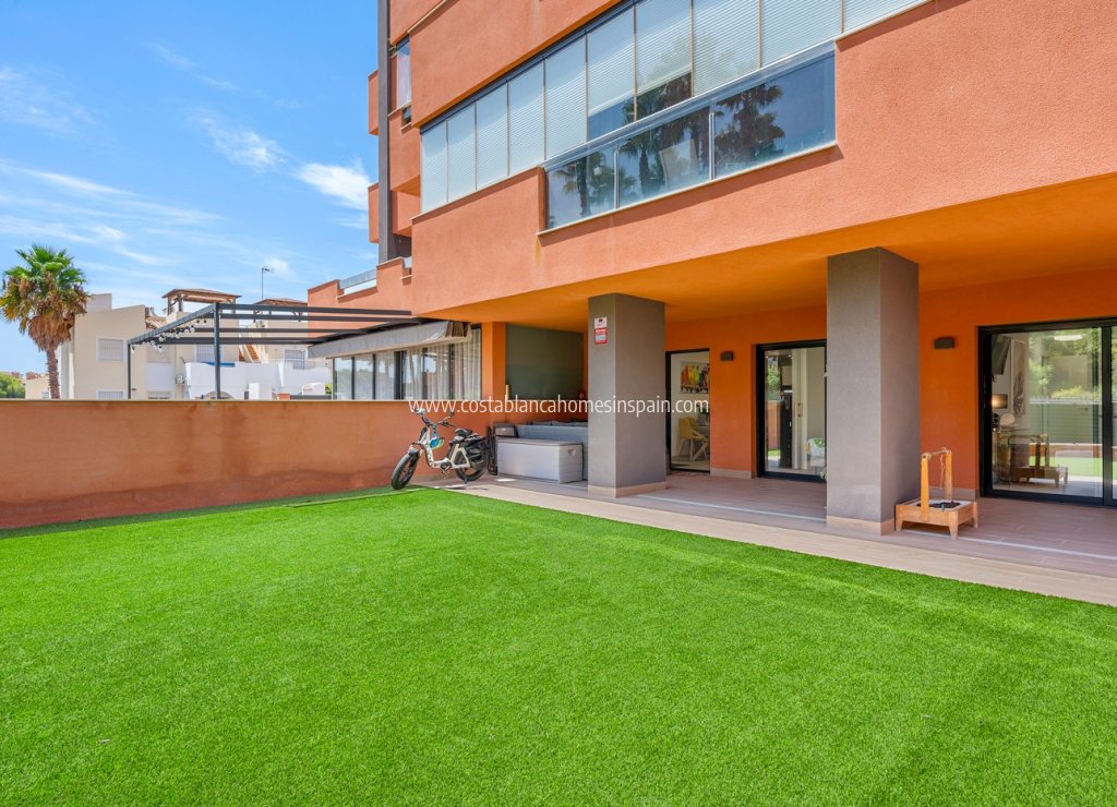 Re-salg - Apartment - Villamartin - Lomas del Golf
