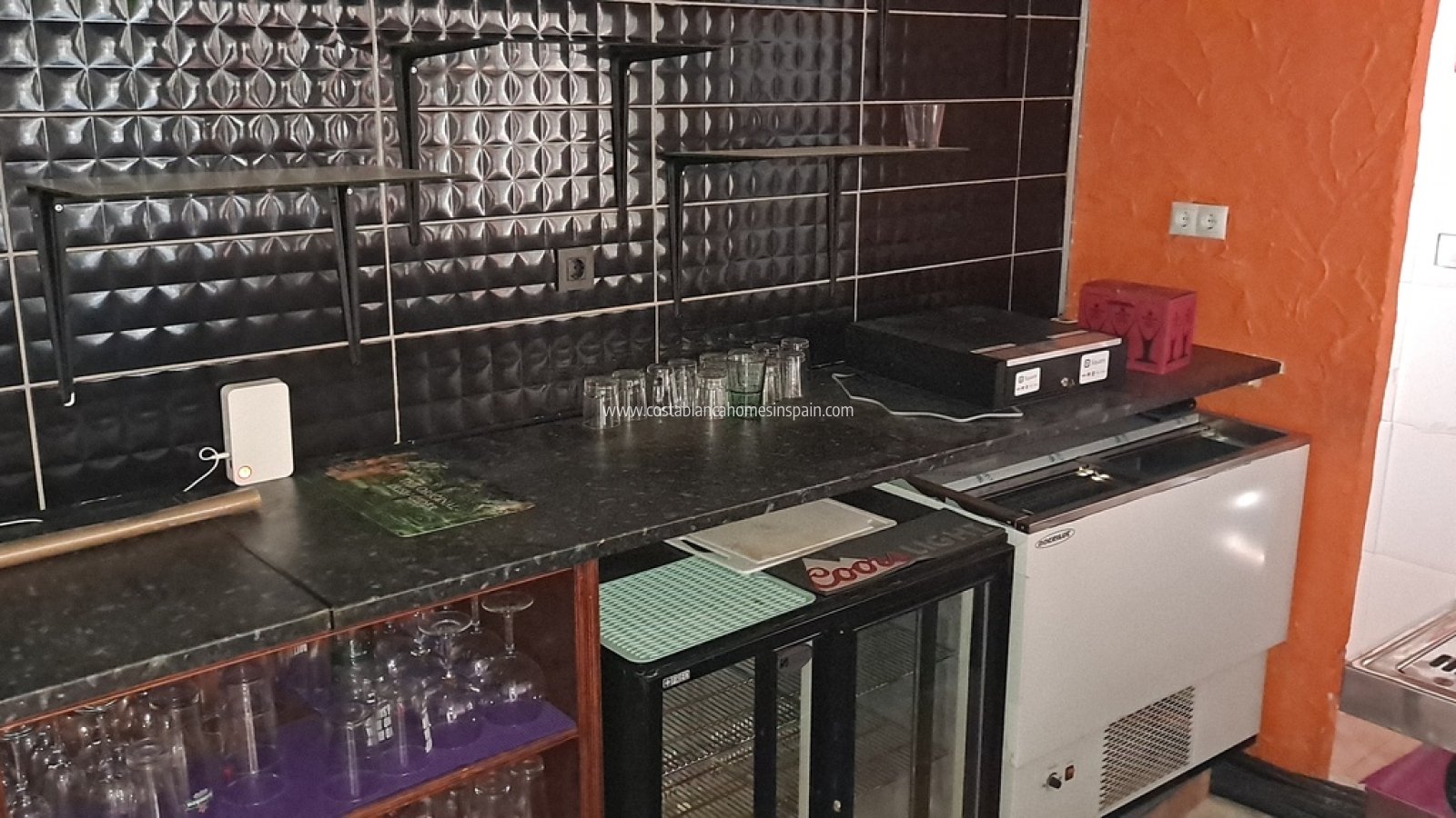 Re-salg - Commercial - Los Dolses - Inland