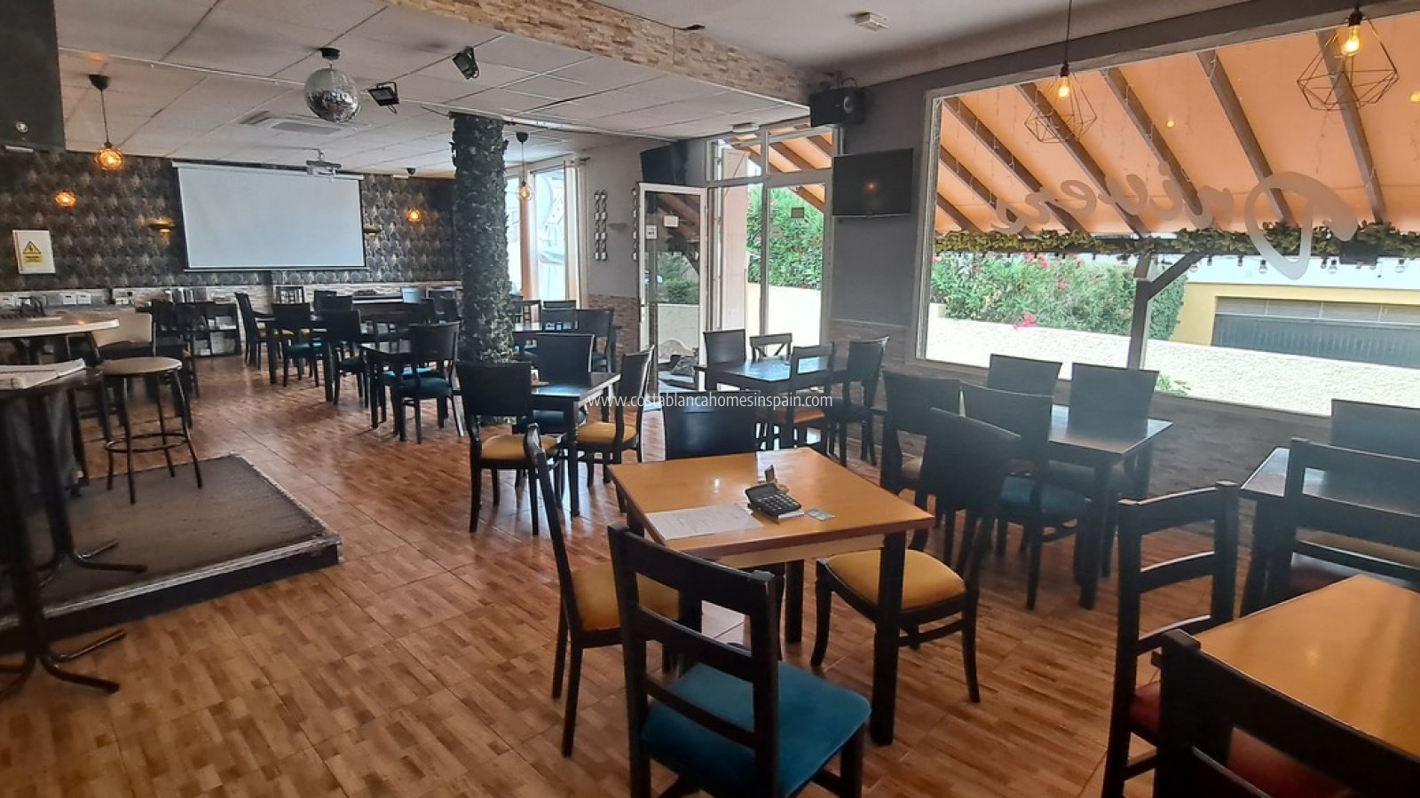 Re-salg - Commercial - Villamartin - Orihuela Costa