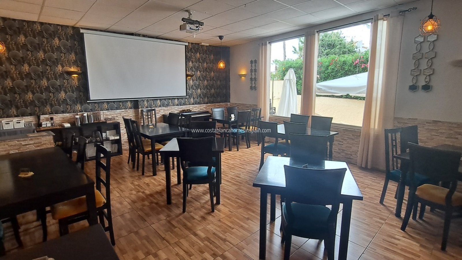 Re-salg - Commercial - Villamartin - Orihuela Costa