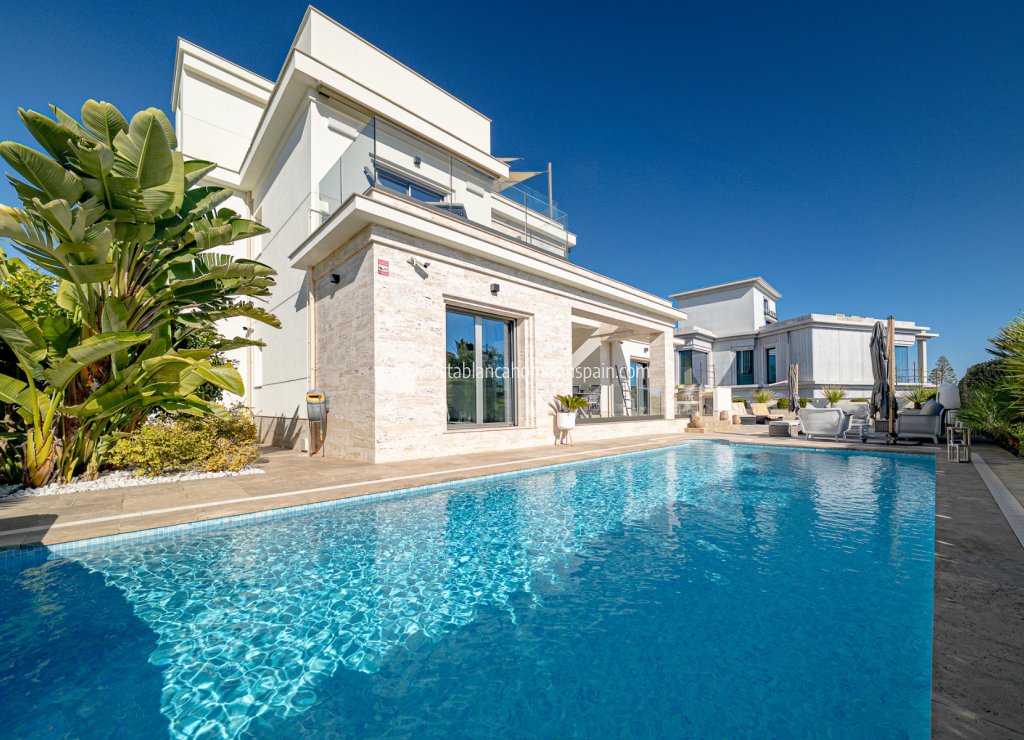 Re-salg - Detached Villa - La Zenia - Beachside