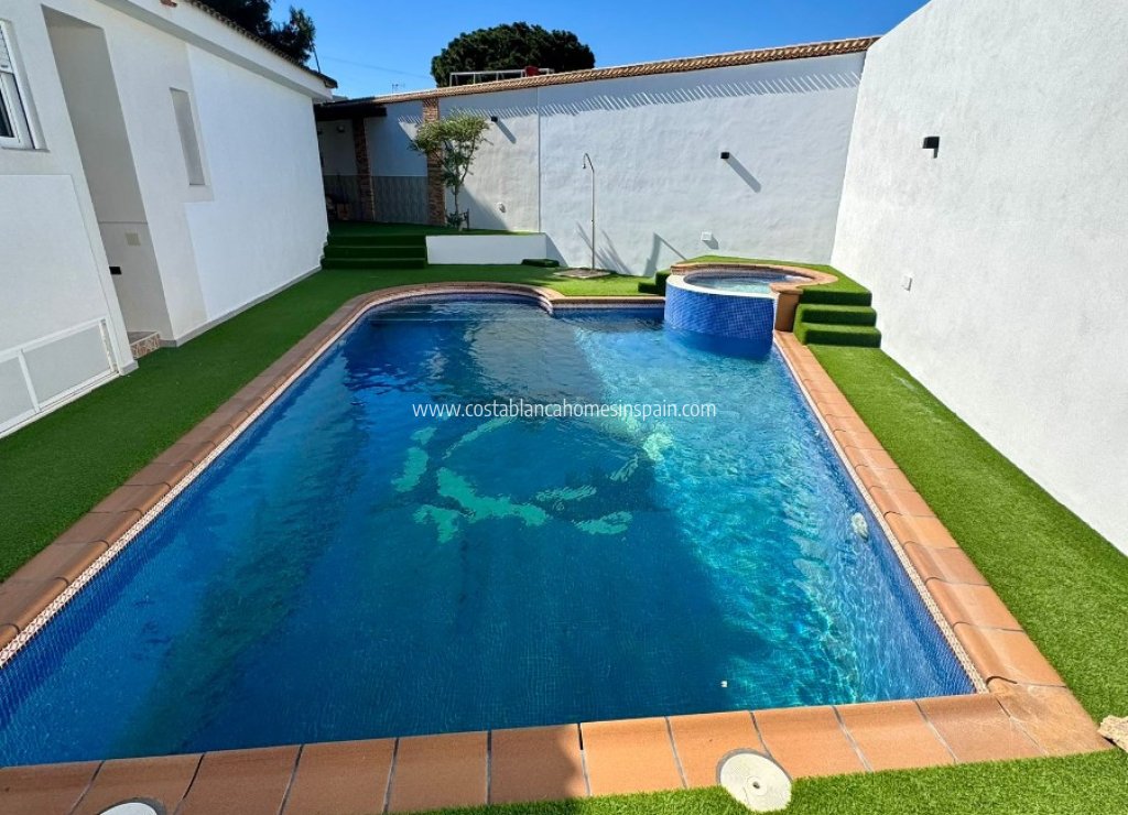 Re-salg - Detached Villa - Los Balcones - Torrevieja