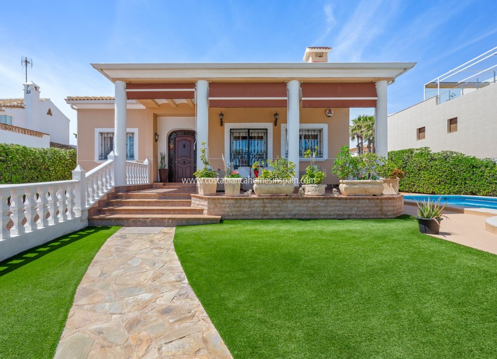 Re-salg - Detached Villa - Torrevieja - La Mata