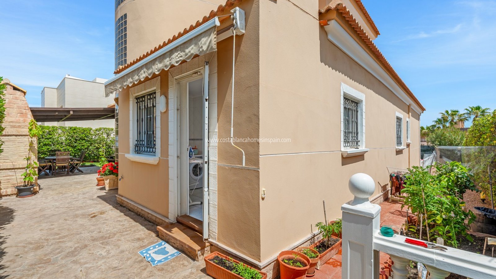 Re-salg - Detached Villa - Torrevieja - La Mata