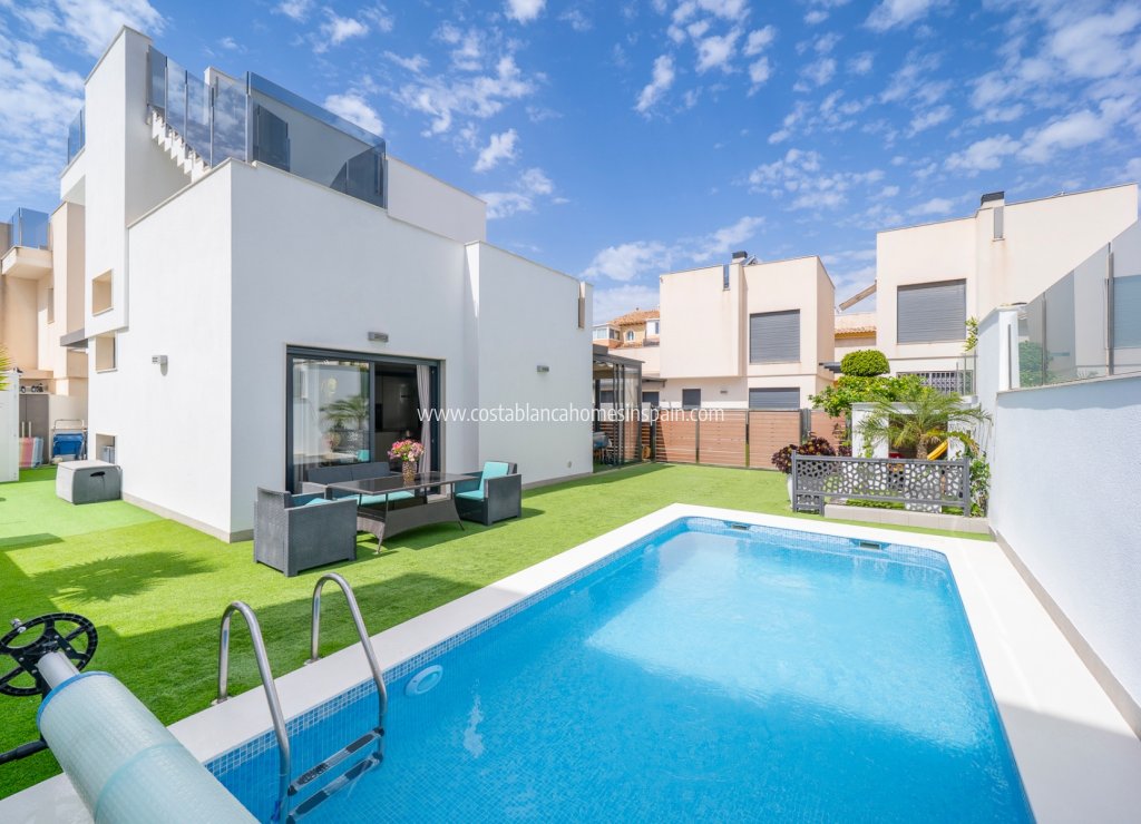 Re-salg - Detached Villa - Torrevieja