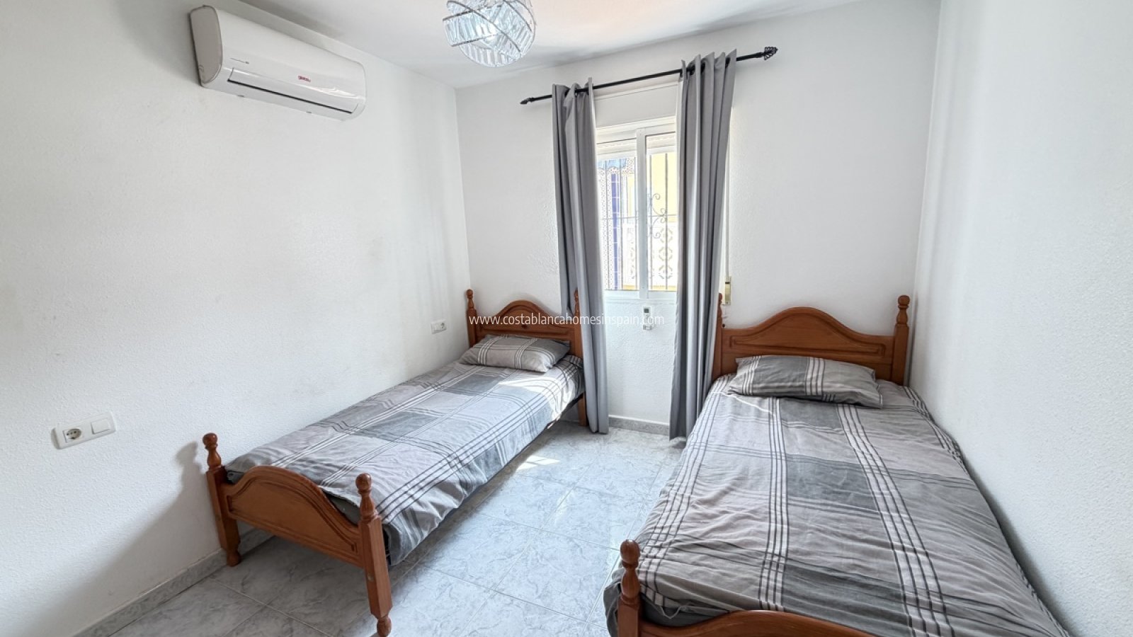 Re-salg - Detached Villa - Villamartin