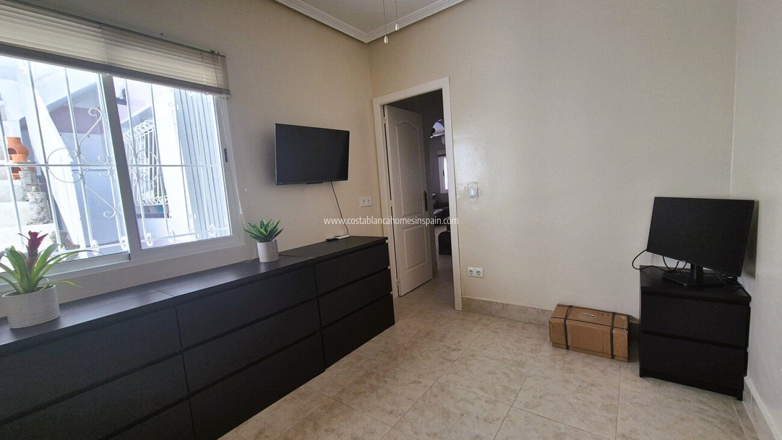 Re-salg - Semi - Detached Villa - Villamartin - Costa Blanca