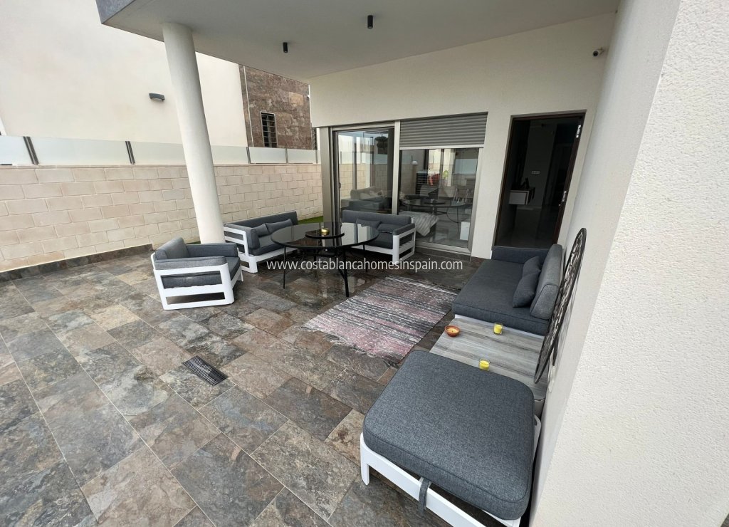 Re-salg -  - Villamartin