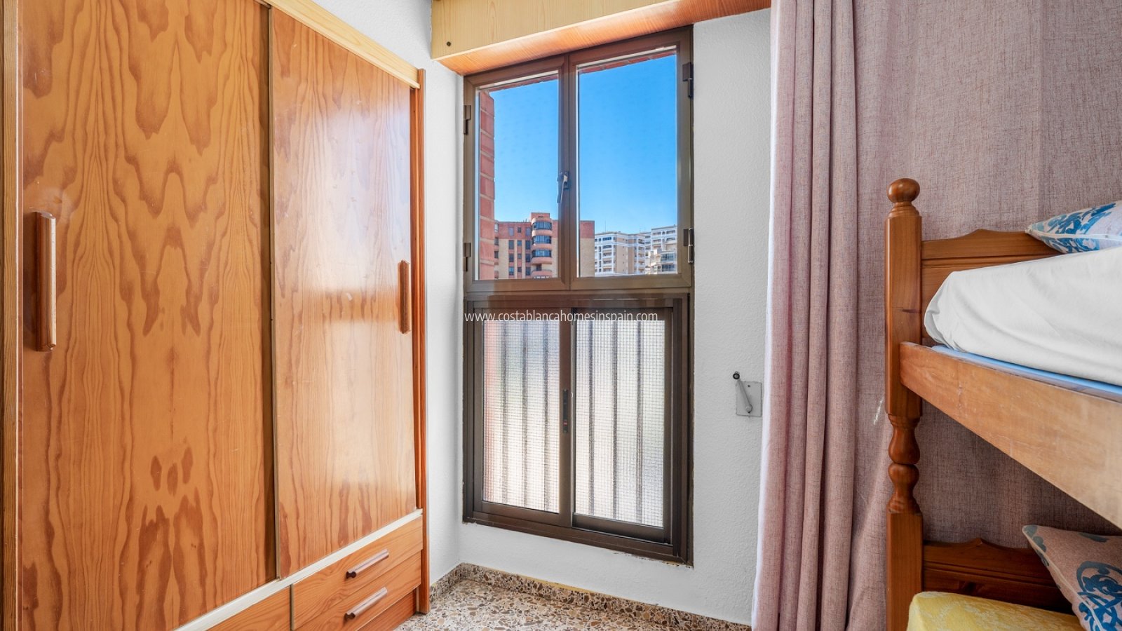 Resale - Apartment - Arenales del sol - Segunda linea playa