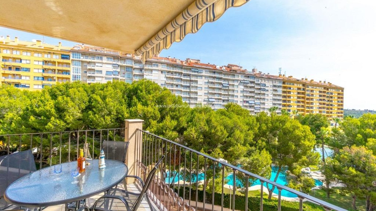 Resale - Apartment - Orihuela Costa - Campoamor