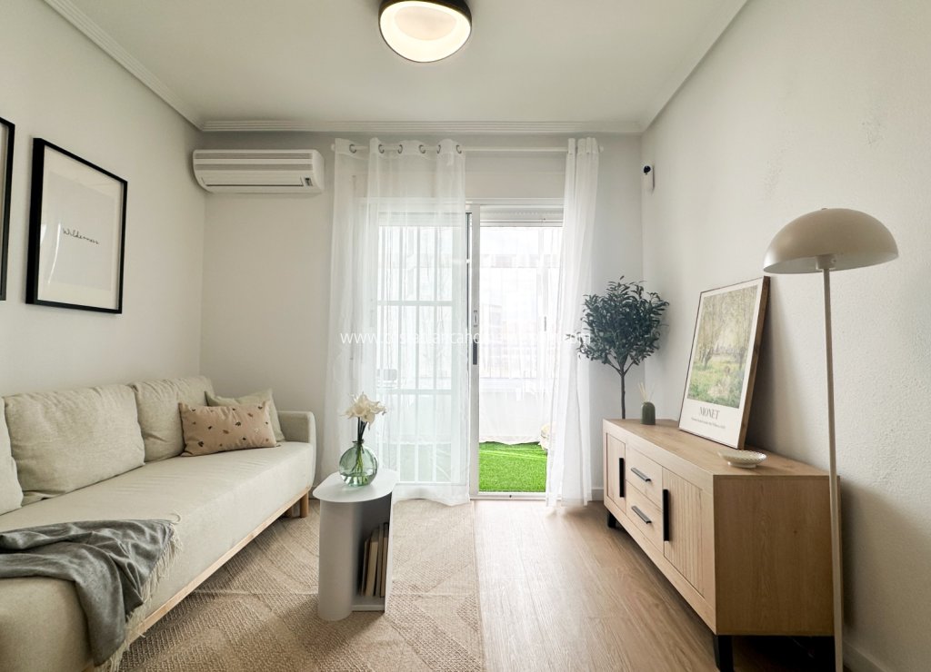 Resale - Apartment - Orihuela Costa - Playa Flamenca