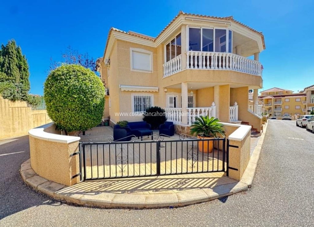 Resale - Apartment - Orihuela Costa - Villamartin