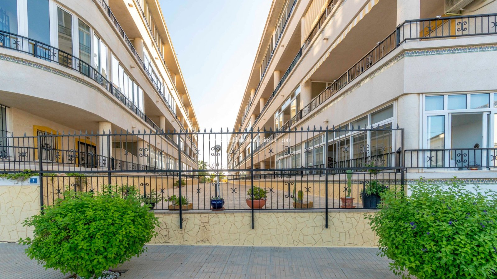 Resale - Apartment - Playa Flamenca - Orihuela Costa
