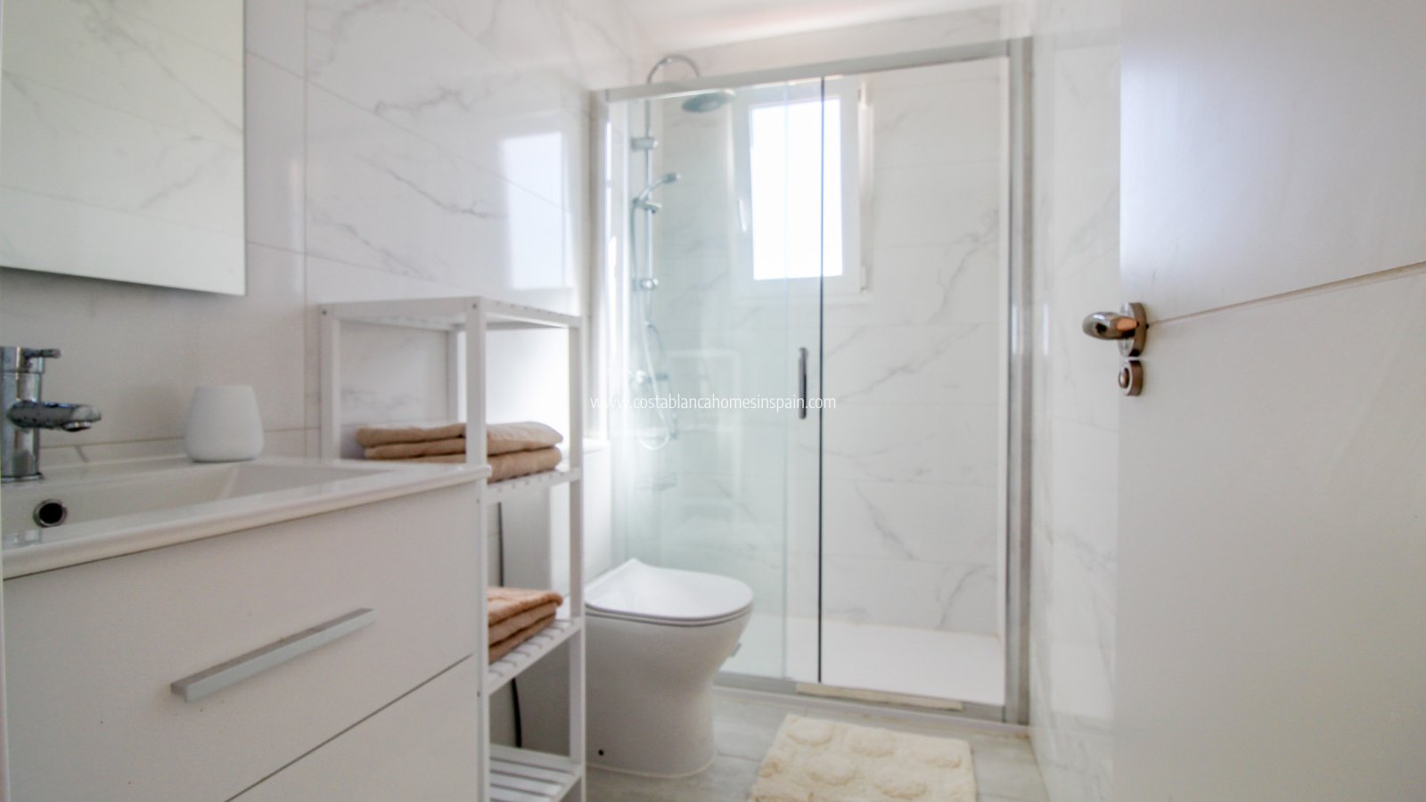 Resale - Apartment - Punta Prima - Beachside