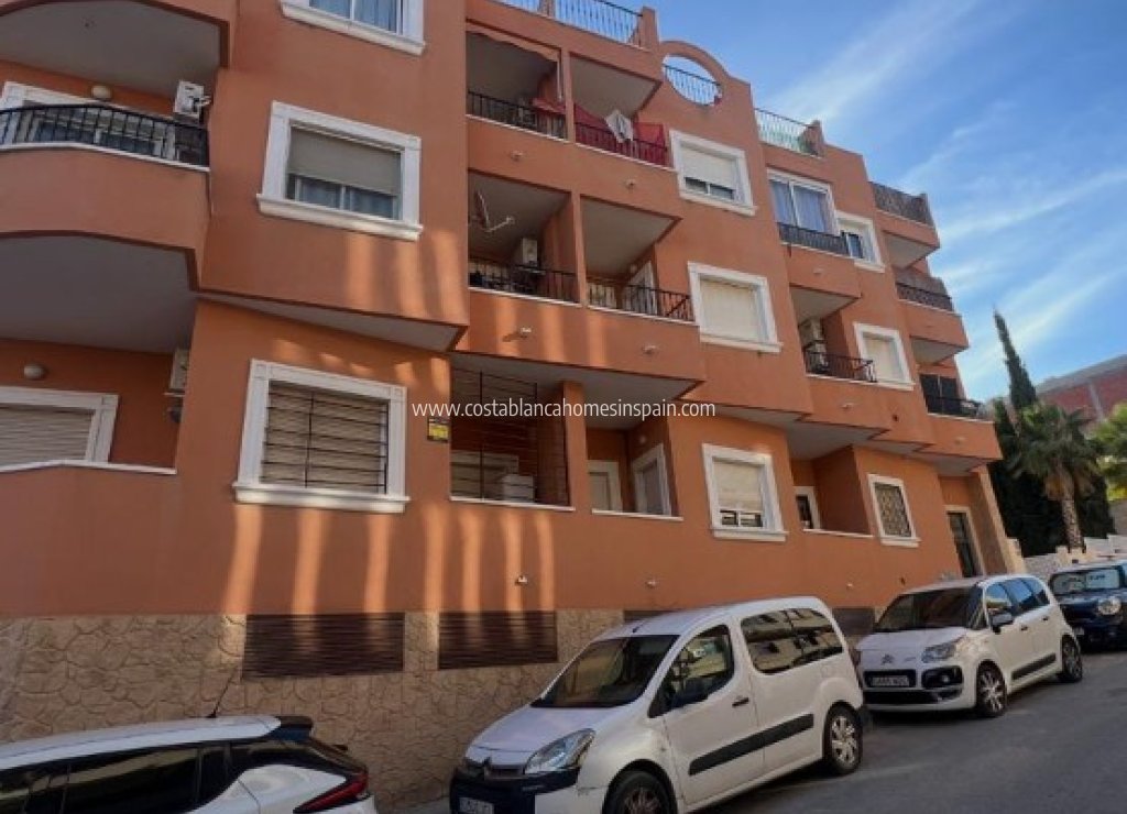 Resale - Apartment - San Miguel de Salinas - CENTRO URBANO