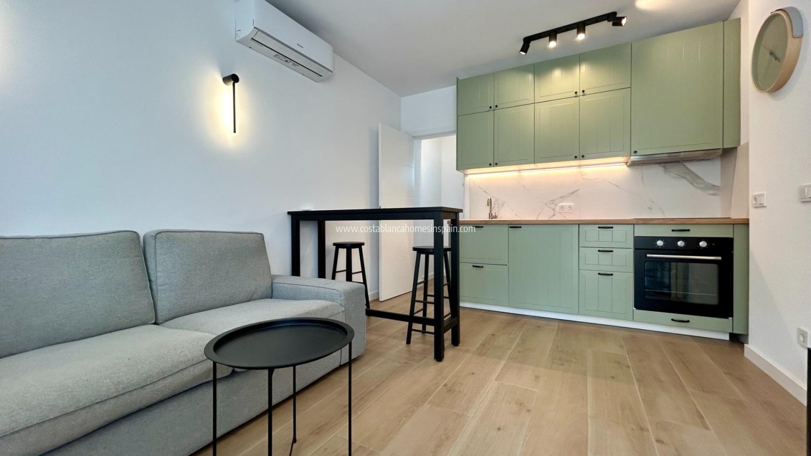 Resale - Apartment - San Miguel de Salinas - Las filipinas