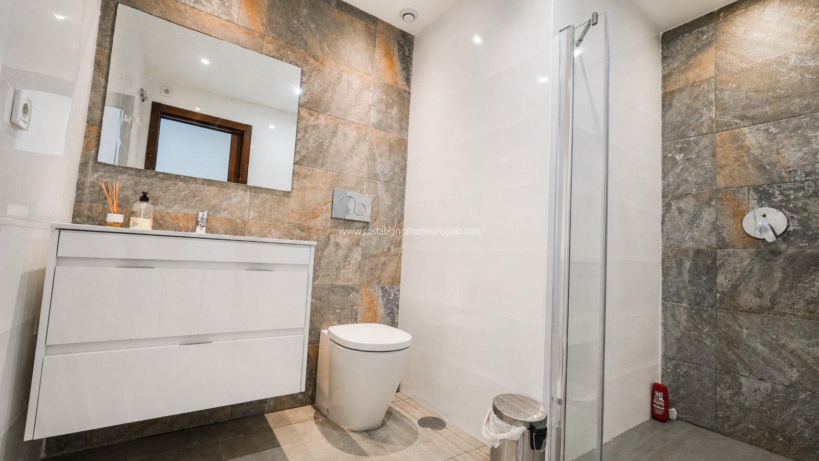 Resale - Apartment - Torrevieja - Aguas Nuevas